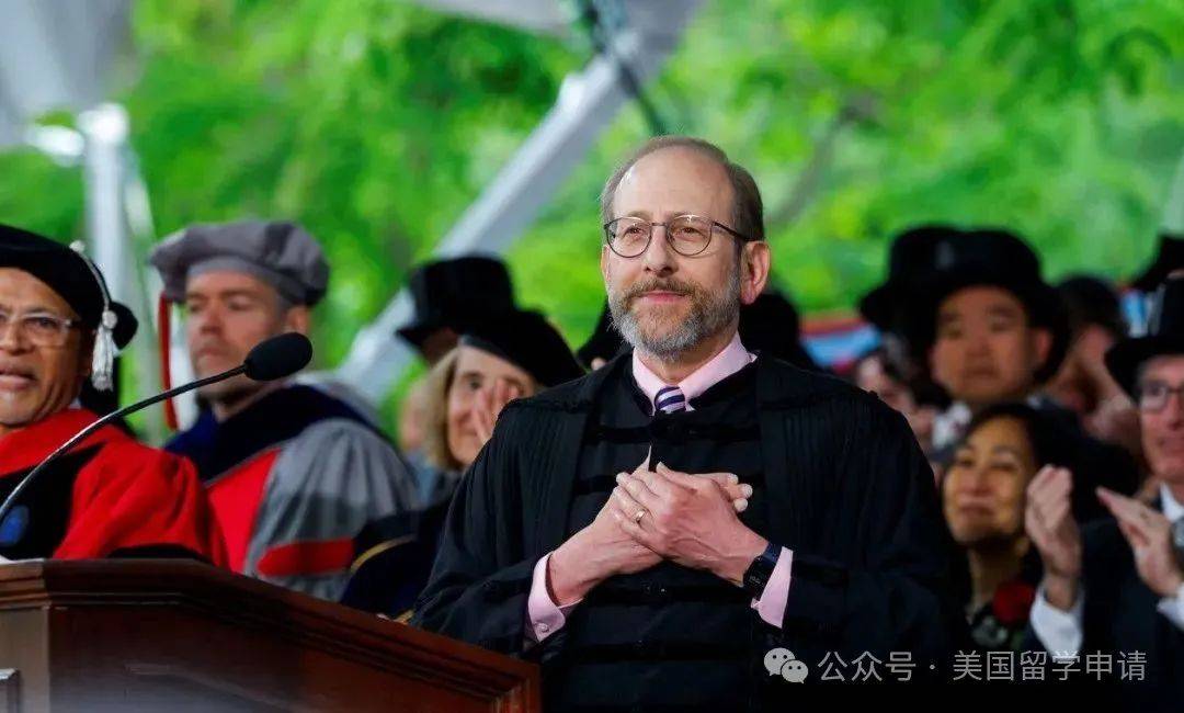 女生蒋雨融来自青岛英高毕业本科就读于杜克震撼全场！史上首位在哈佛毕业演讲的中国(图1)