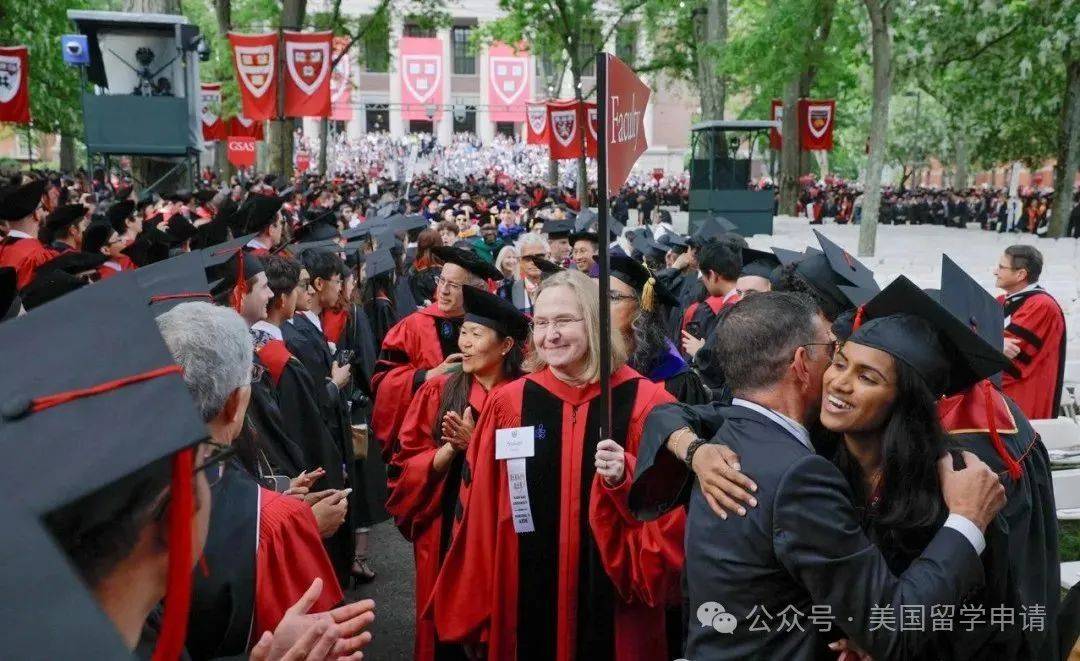 女生蒋雨融来自青岛英高毕业本科就读于杜克震撼全场！史上首位在哈佛毕业演讲的中国(图6)